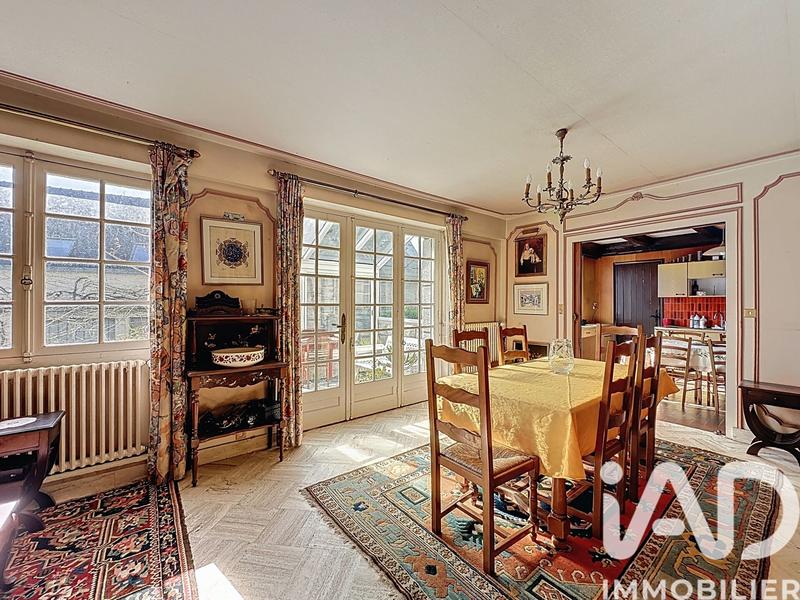 Maison - 375 m² - 11 pièces