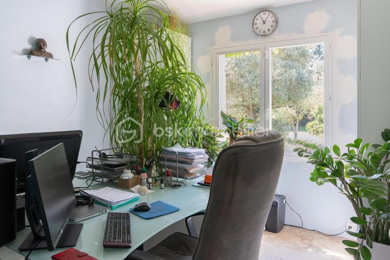 Demeure - 240 m² - 9 pièces