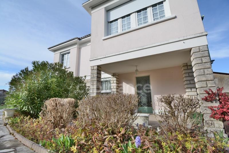 Maison - 162 m² - 5 pièces