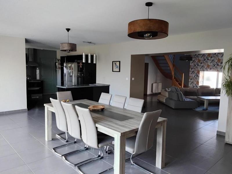 Maison en pierre - 189 m² - 6 pièces