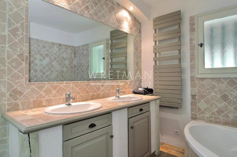 Villa - 198 m² - 7 pièces