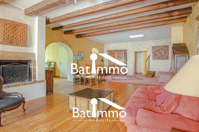 Villa - 320 m² - 10 pièces