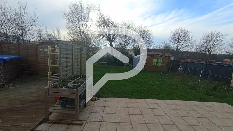 Maison - 95 m² - 5 pièces