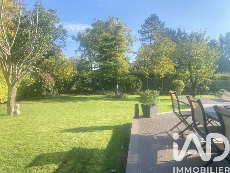 Maison - 240 m² - 8 pièces