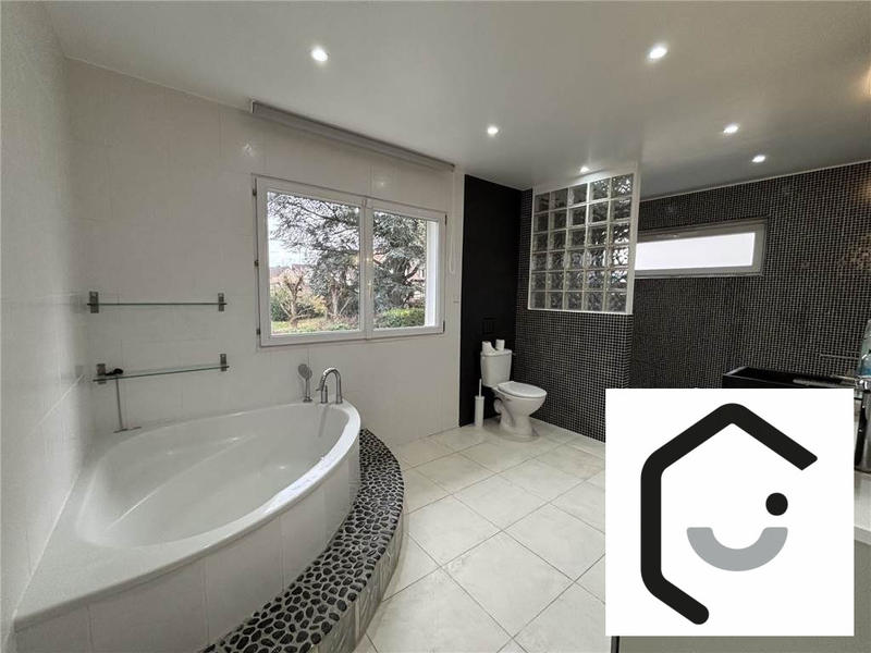 Maison - 114 m² - 5 pièces