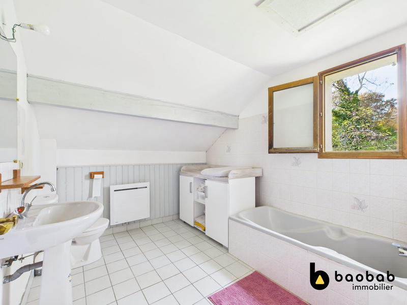 Maison - 95 m² - 4 pièces