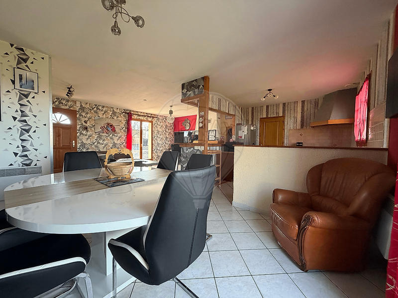 Maison - 93 m² - 5 pièces