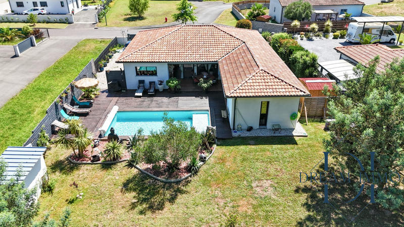 Maison contemporaine - 145 m² - 6 pièces