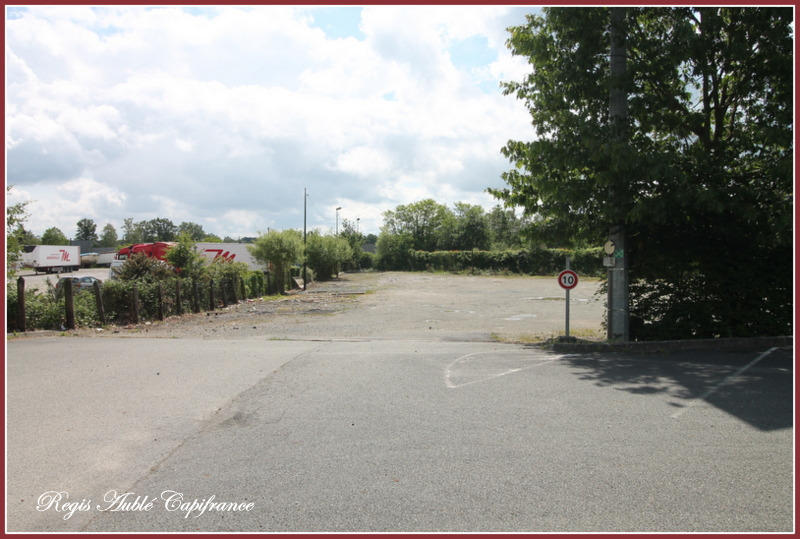 Entrepôt - 866 m² - 12 pièces