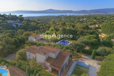 Villa - 210 m² - 8 pièces