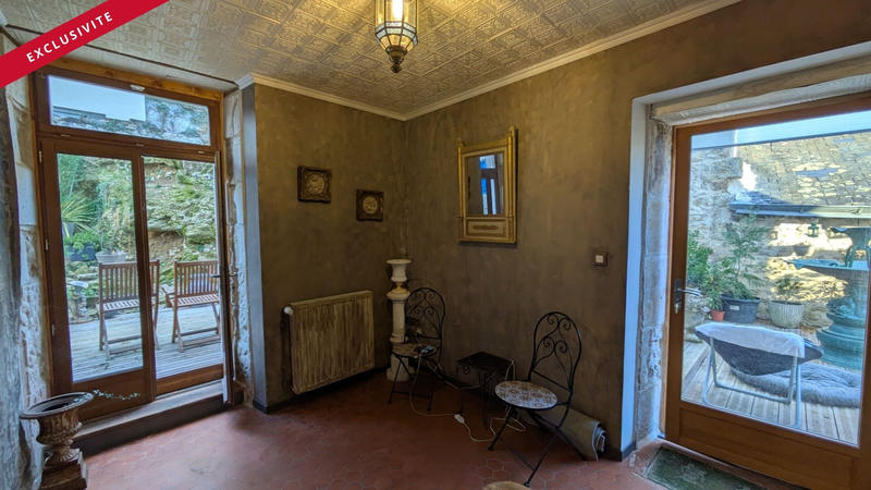 Maison - 230 m² - 8 pièces