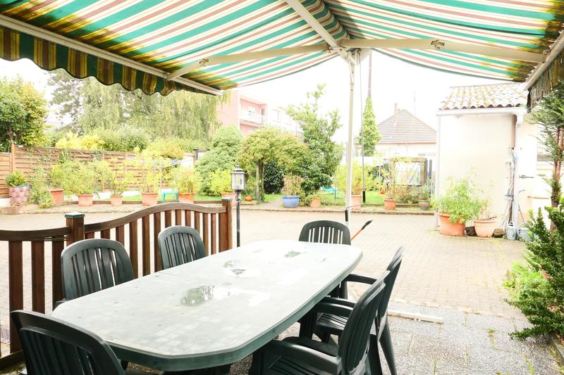 Maison - 303 m² - 10 pièces