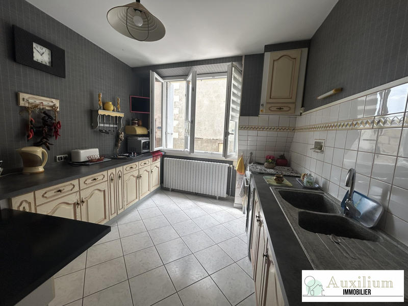 Maison ancienne - 180 m² - 5 pièces