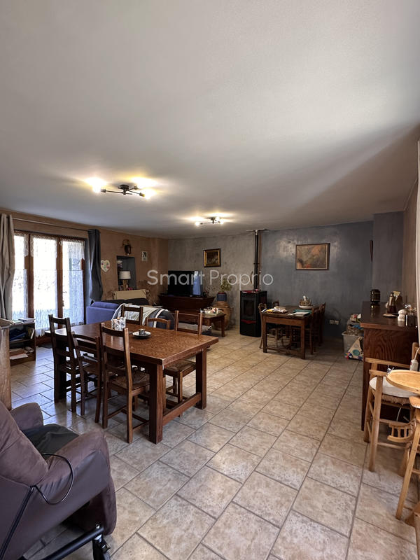 Propriété - 190 m² - 8 pièces