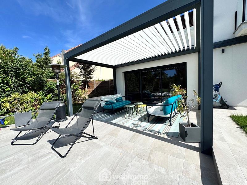 Maison - 230 m² - 7 pièces