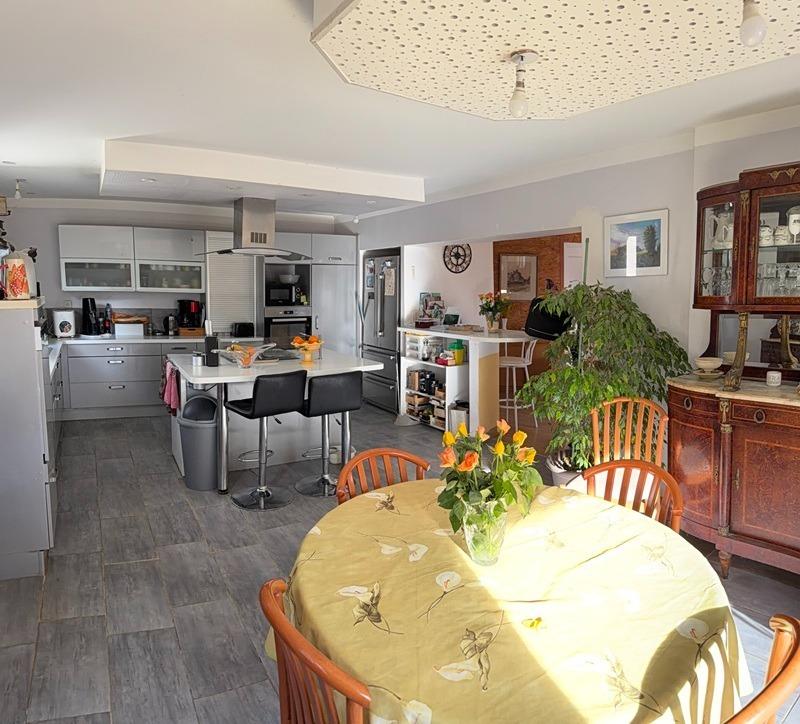 Propriété - 150 m² - 6 pièces