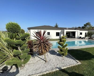 Maison - 90 m² - 4 pièces