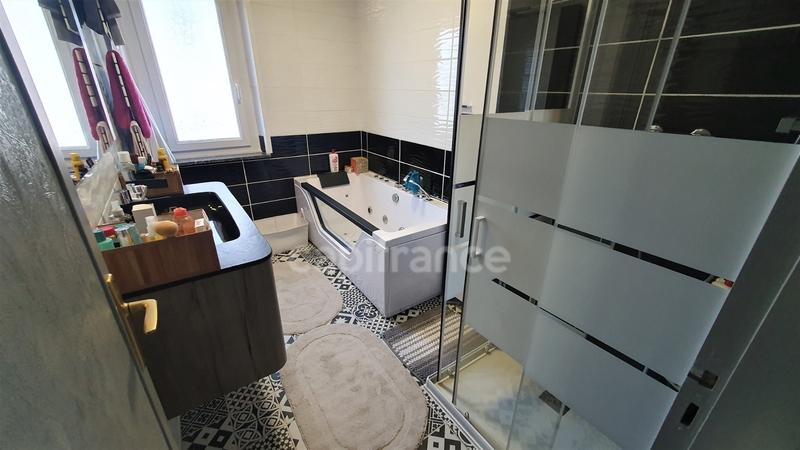 Maison - 151 m² - 6 pièces