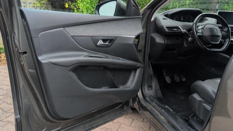 Peugeot 3008 II 2.0 BlueHDi 150 Allure Business