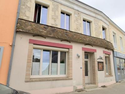 Maison - 216 m² - 9 pièces