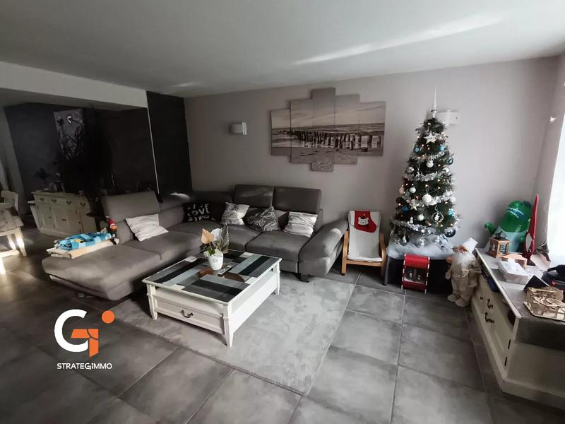 Maison - 90 m² - 5 pièces