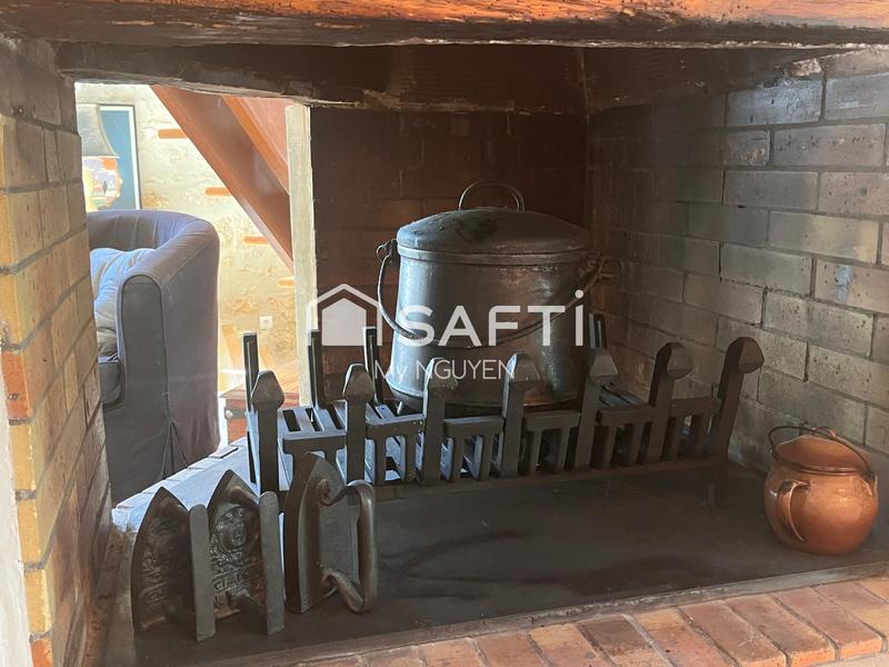 Maison - 235 m² - 8 pièces