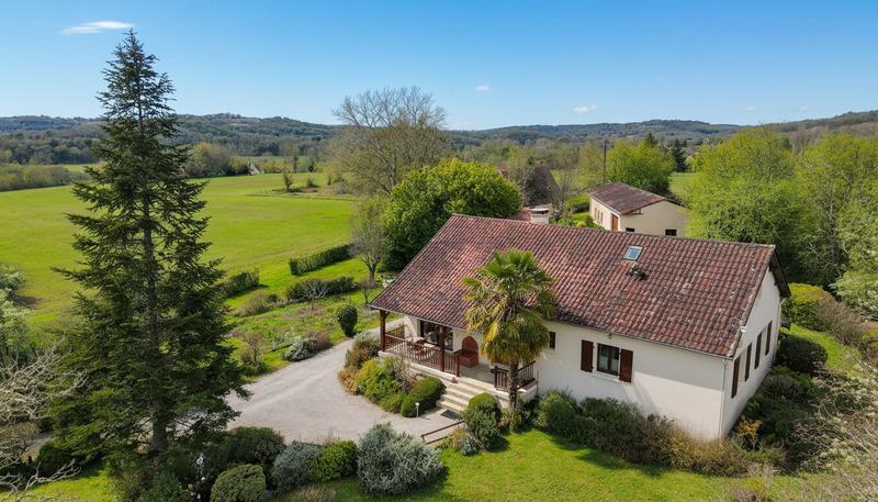 Maison - 151 m² - 6 pièces