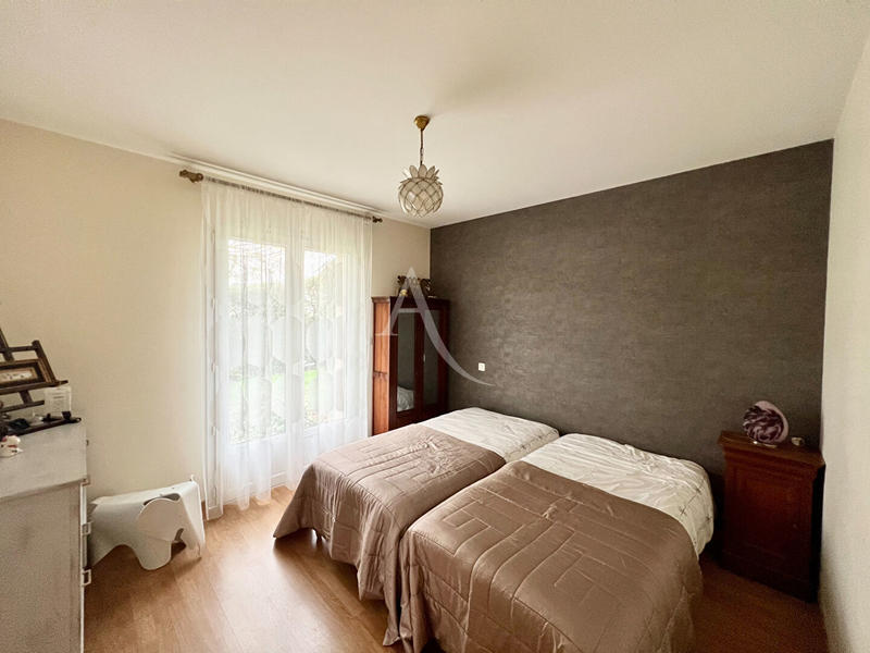 Maison - 204 m² - 8 pièces