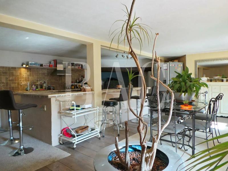 Villa - 500 m² - 12 pièces