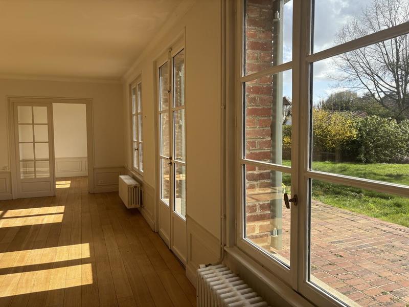 Demeure - 200 m² - 8 pièces