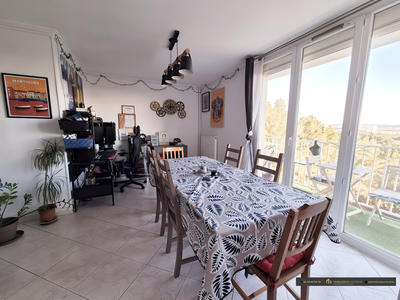 Appartement - 82 m² - 4 pièces