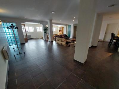 Loft - 214 m² - 7 pièces