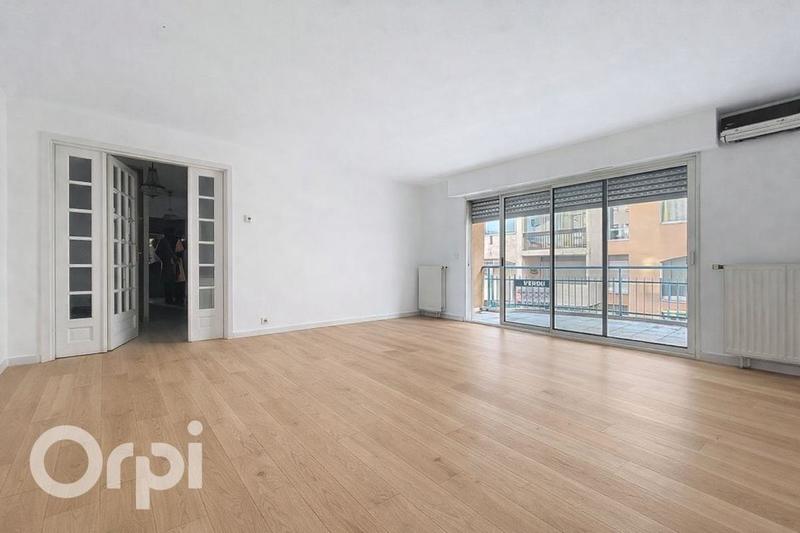 Appartement - 82 m² - 3 pièces