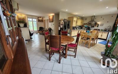 Maison - 233 m² - 9 pièces