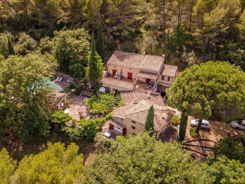 Villa - 12 251 m² - 7 pièces