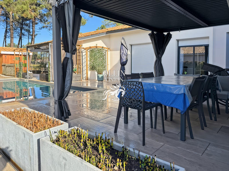 Villa - 168 m² - 8 pièces