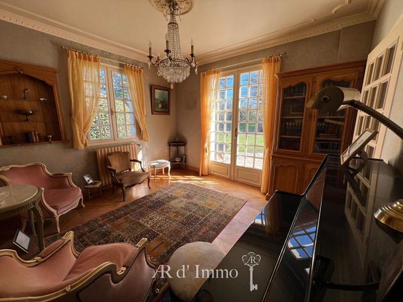 Demeure - 195 m² - 8 pièces