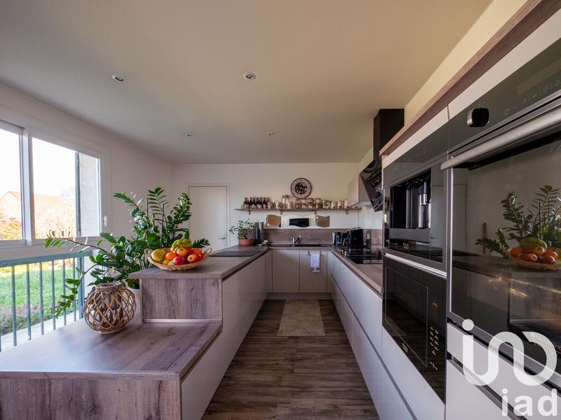 Maison - 300 m² - 13 pièces