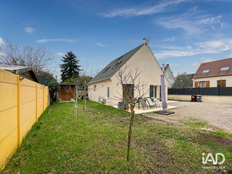 Maison - 90 m² - 5 pièces