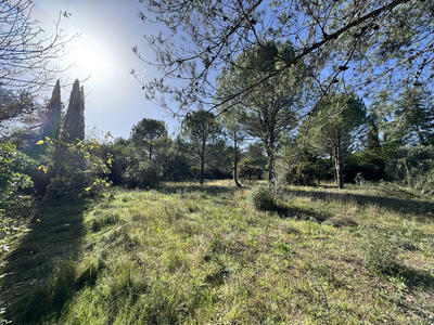 Terrain - 1 800 m²