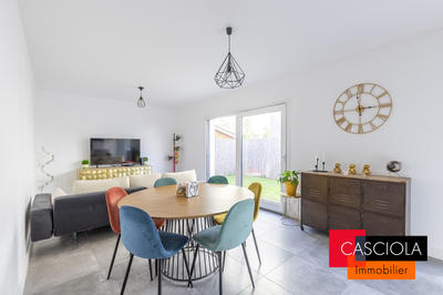 Maison - 80 m² - 4 pièces