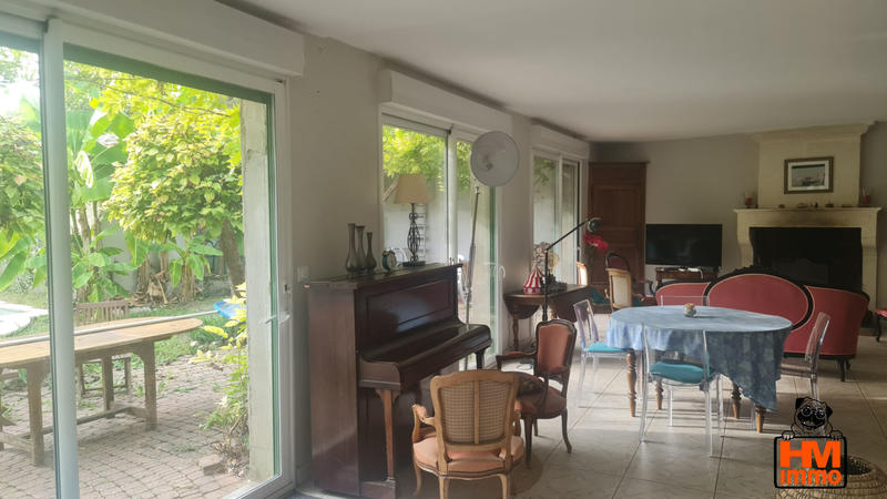 Maison - 298 m² - 11 pièces