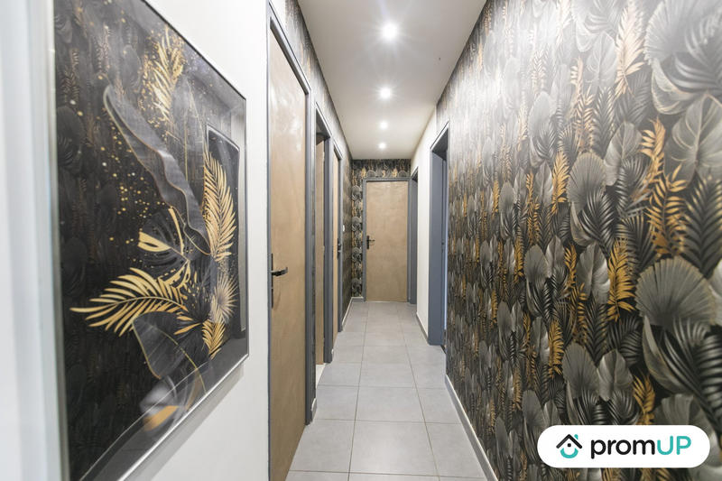 Maison contemporaine - 314 m² - 9 pièces