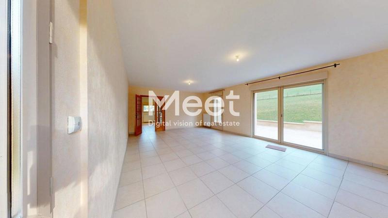 Maison - 220 m² - 6 pièces