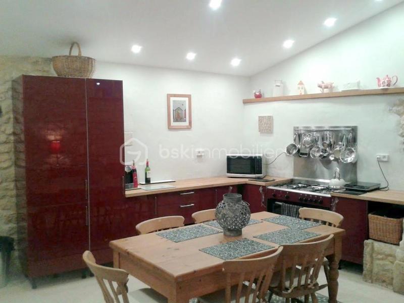 Maison - 240 m² - 8 pièces