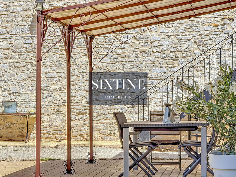 Maison ancienne - 692 m² - 16 pièces