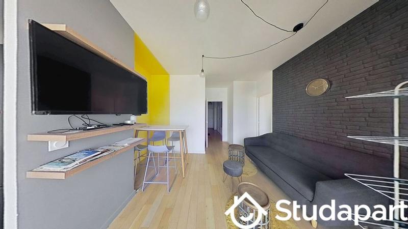 Chambre - 77 m² - 1 pièce