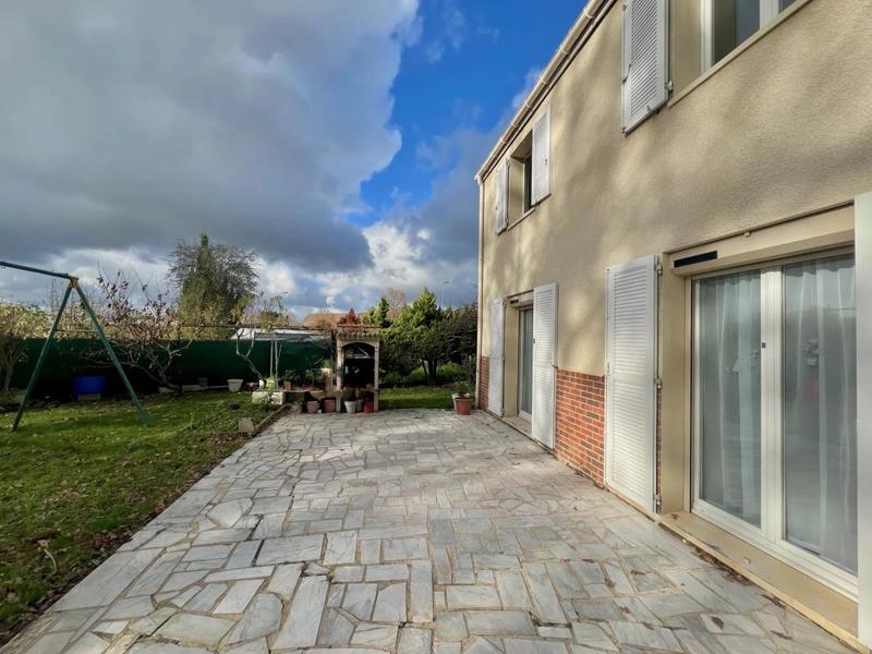 Maison - 96 m² - 6 pièces