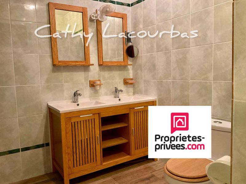 Villa - 234 m² - 8 pièces