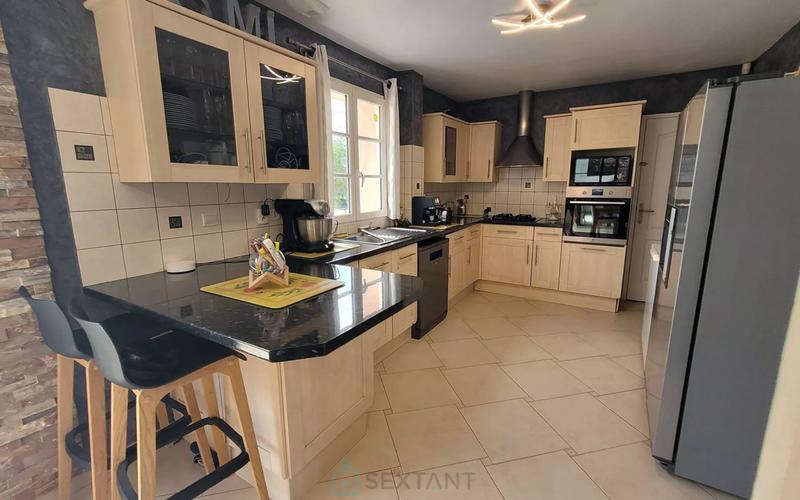 Maison contemporaine - 230 m² - 9 pièces